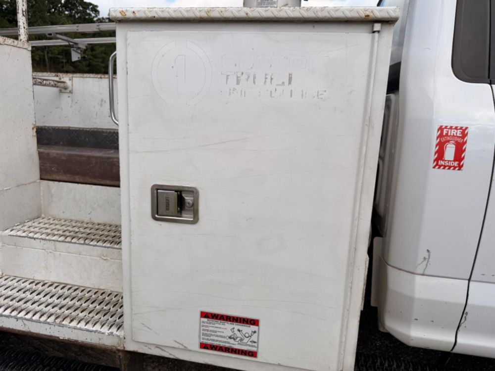 2019 Ford F-550 4x2 Versalift STP-36-NE Bucket Truck