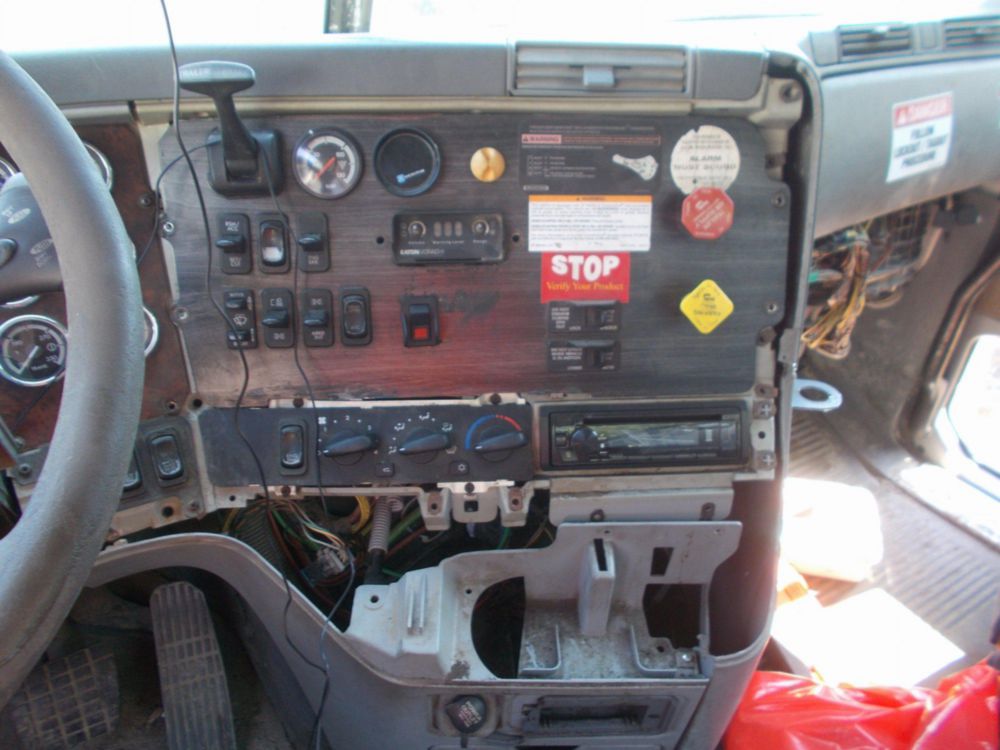 2006 Tandem UNK 700 bbl Vacuum Truck