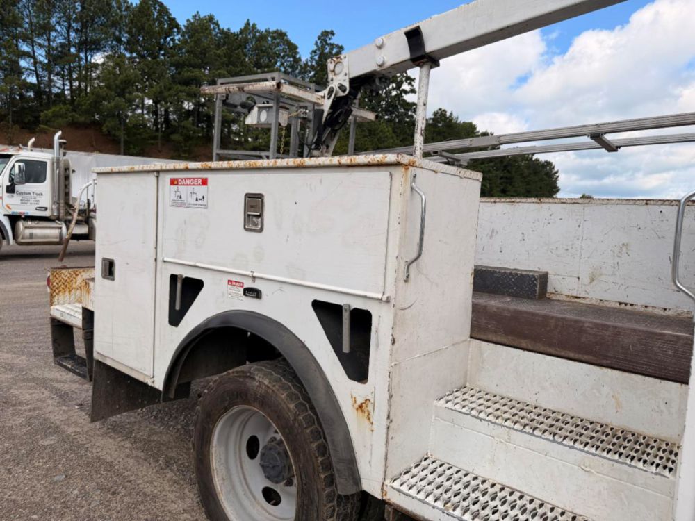 2019 Ford F-550 4x2 Versalift STP-36-NE Bucket Truck