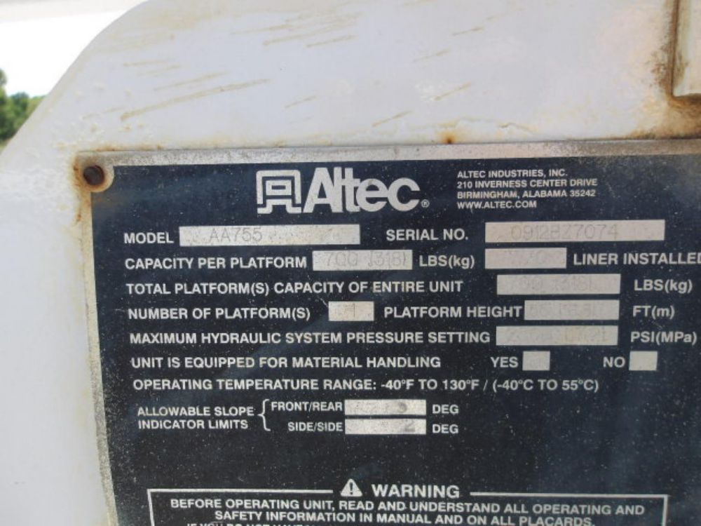 2013 Int'l 7300 4x4 Altec AA-755 Bucket Truck
