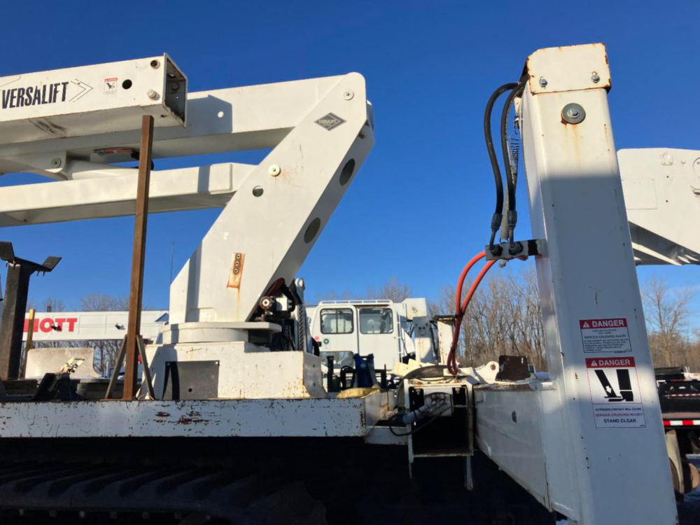 2016 CTRAC-8000 Tracked Versalift VST-9500-I Bucket