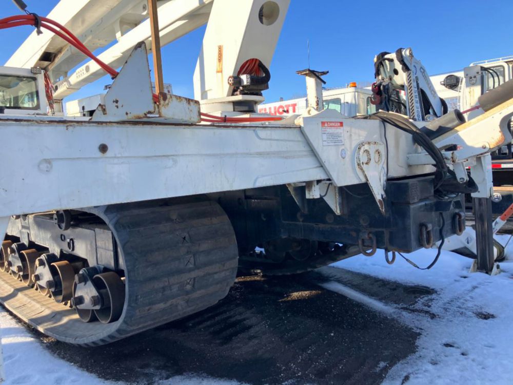 2016 CTRAC-8000 Tracked Versalift VST-9500-I Bucket