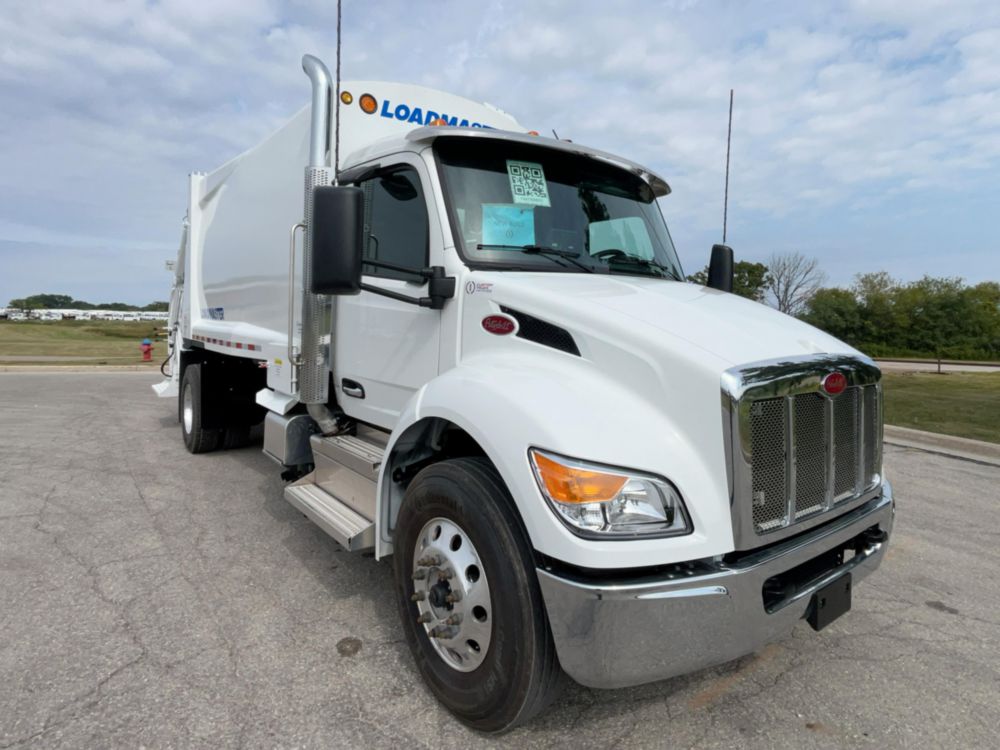 2026 Peterbilt 537 4x2 Loadmaster LEGACY3 20YD REAR LOADER SHORT Rear Loader Truck
