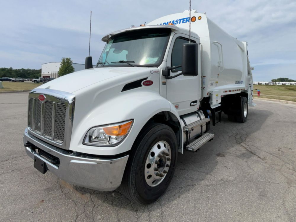 2026 Peterbilt 537 4x2 Loadmaster LEGACY3 20YD REAR LOADER SHORT Rear Loader Truck
