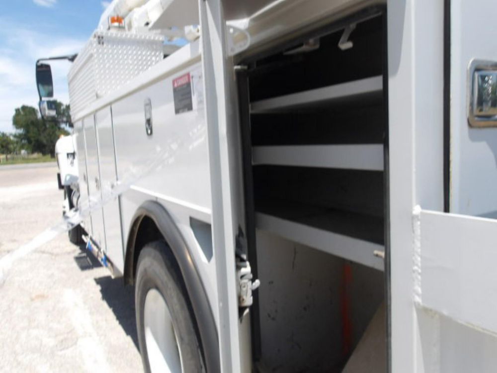 2013 Int'l 7300 4x4 Altec AA-755 Bucket Truck
