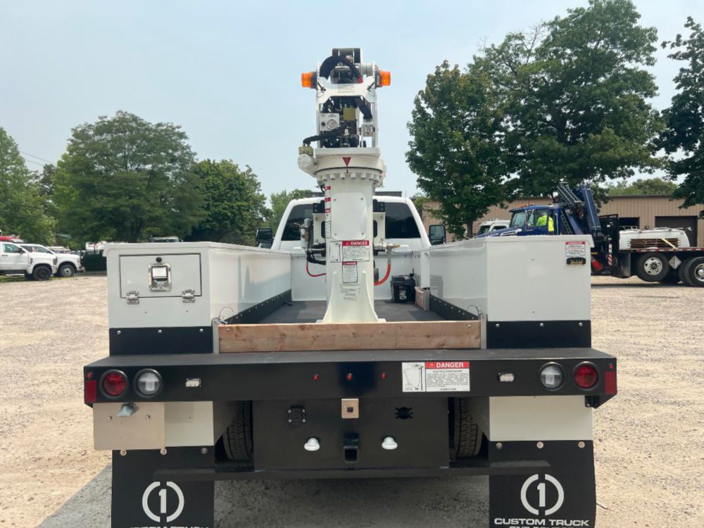 2022 Chevy 5500 4x2 Posi+ 700-40 Cable Placer Truck