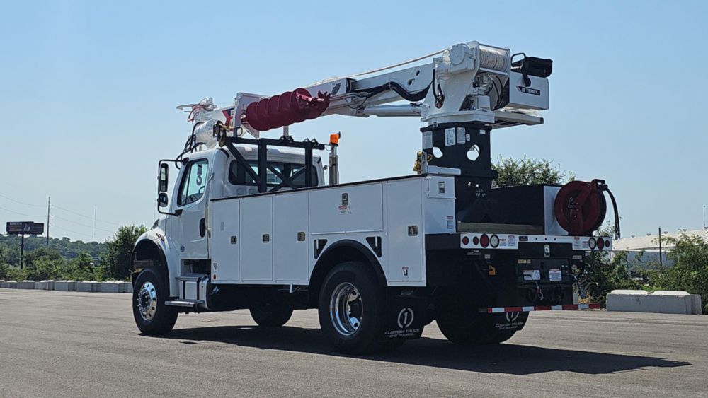 2019 Freightliner M2106 4x4 Terex C4047 Digger Derrick