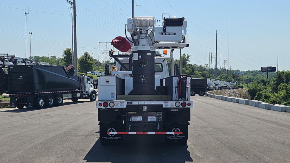 2019 Freightliner M2106 4x4 Terex C4047 Digger Derrick