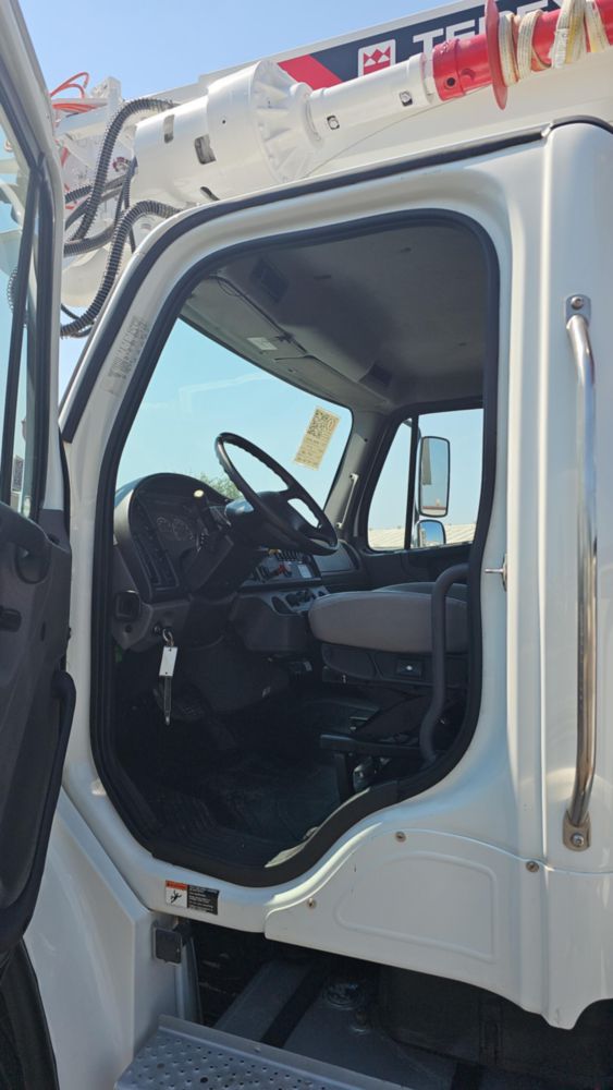 2019 Freightliner M2106 4x4 Terex C4047 Digger Derrick