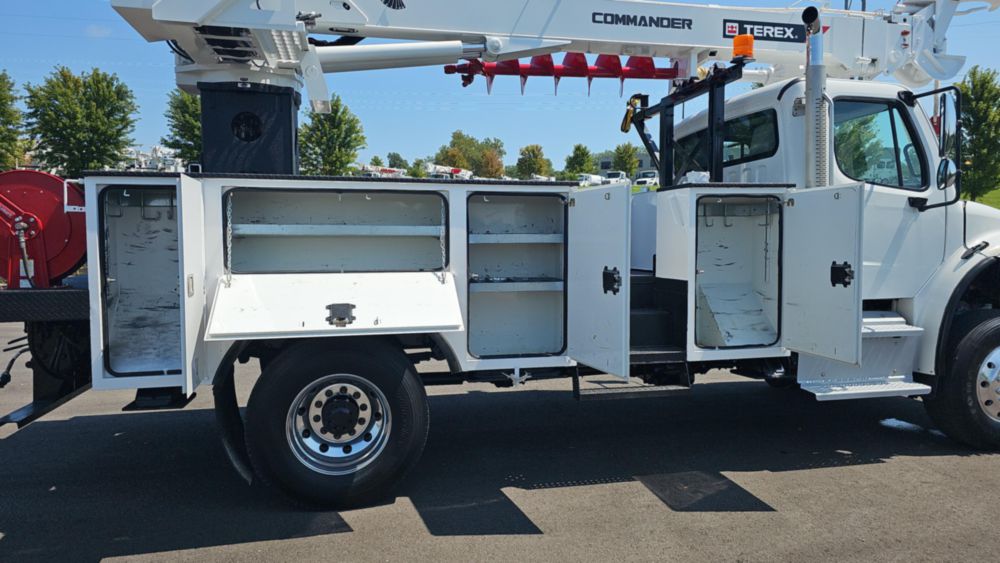 2019 Freightliner M2106 4x4 Terex C4047 Digger Derrick