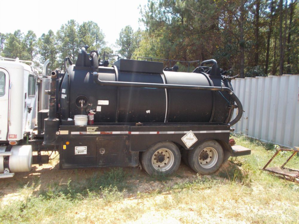2006 Tandem UNK 700 bbl Vacuum Truck