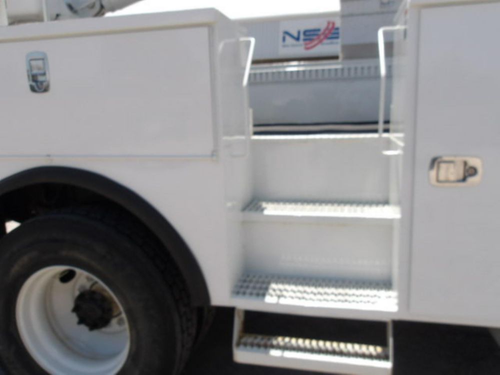 2013 Int'l 7300 4x4 Altec AA-755 Bucket Truck