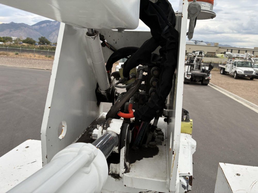 2019 Ford F-550 4x4 Powerstroke Posi-Plus Cable Placer Truck