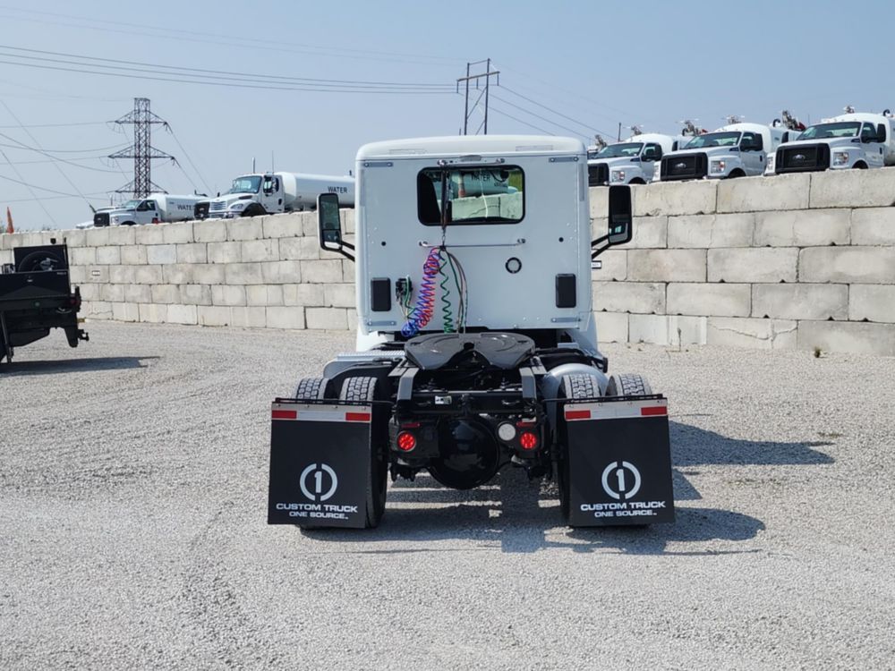 2022 Peterbilt 579 4x2 Road Tractor