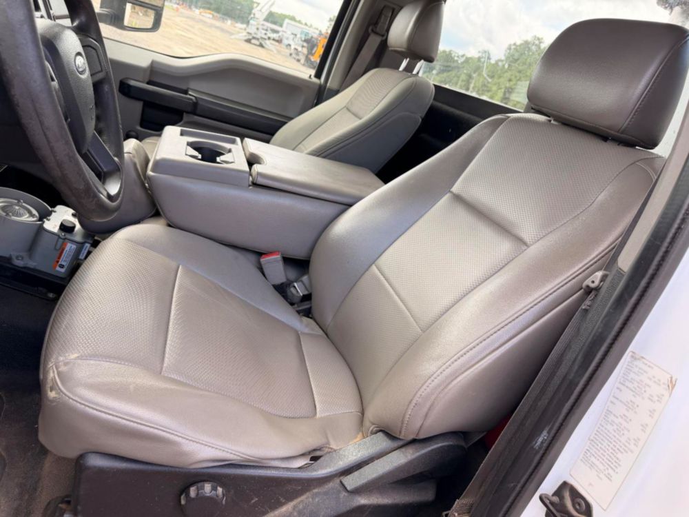 2019 Ford F-550 4x2 Versalift STP-36-NE Bucket Truck