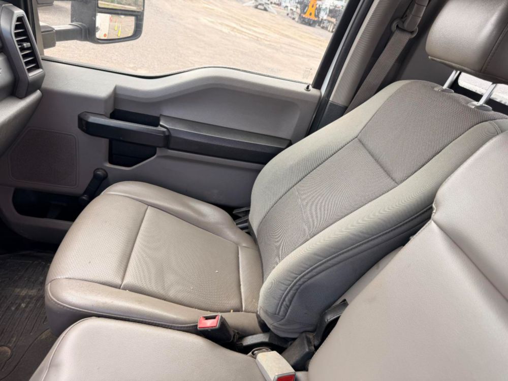 2019 Ford F-550 4x2 Versalift STP-36-NE Bucket Truck