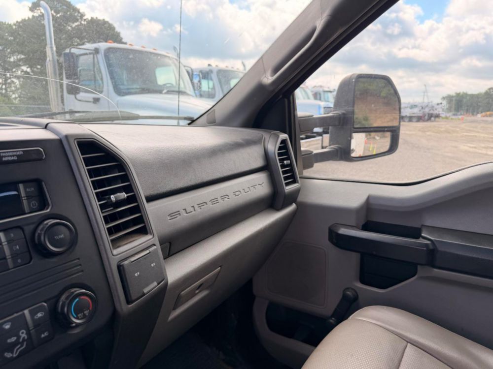 2019 Ford F-550 4x2 Versalift STP-36-NE Bucket Truck