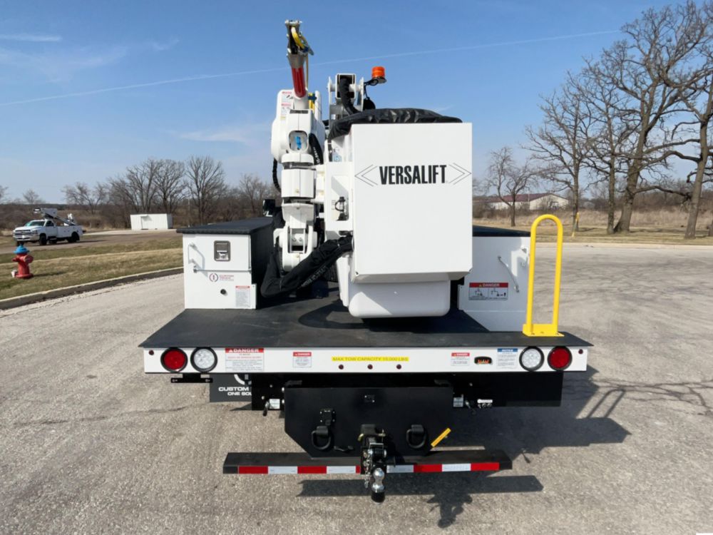 2023 Chevrolet 5500 4x4 Versalift VST-40-MHI Bucket Truck