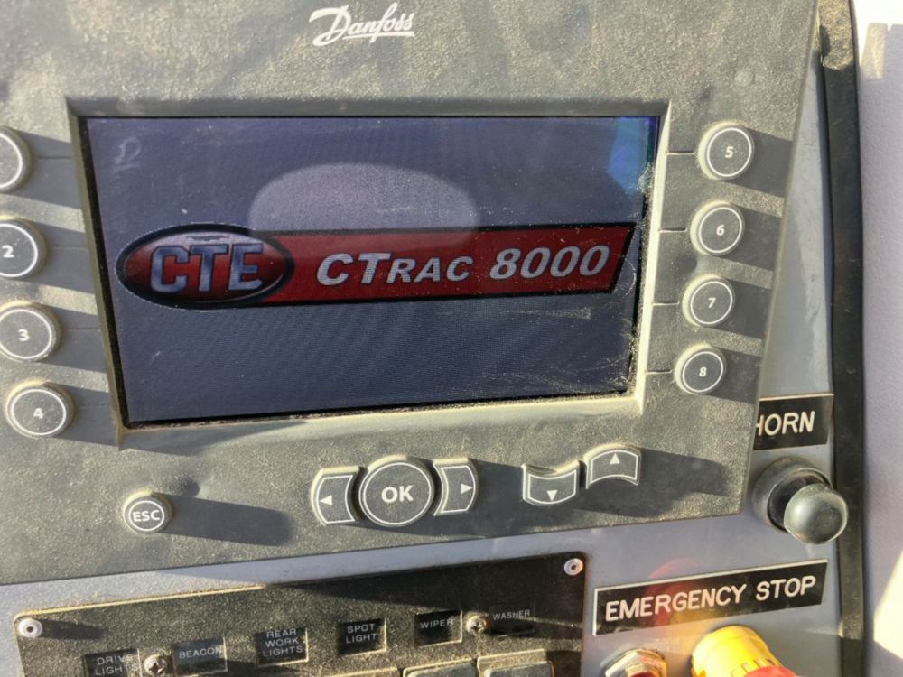 2016 CTRAC-8000 Tracked Versalift VST-9500-I Bucket