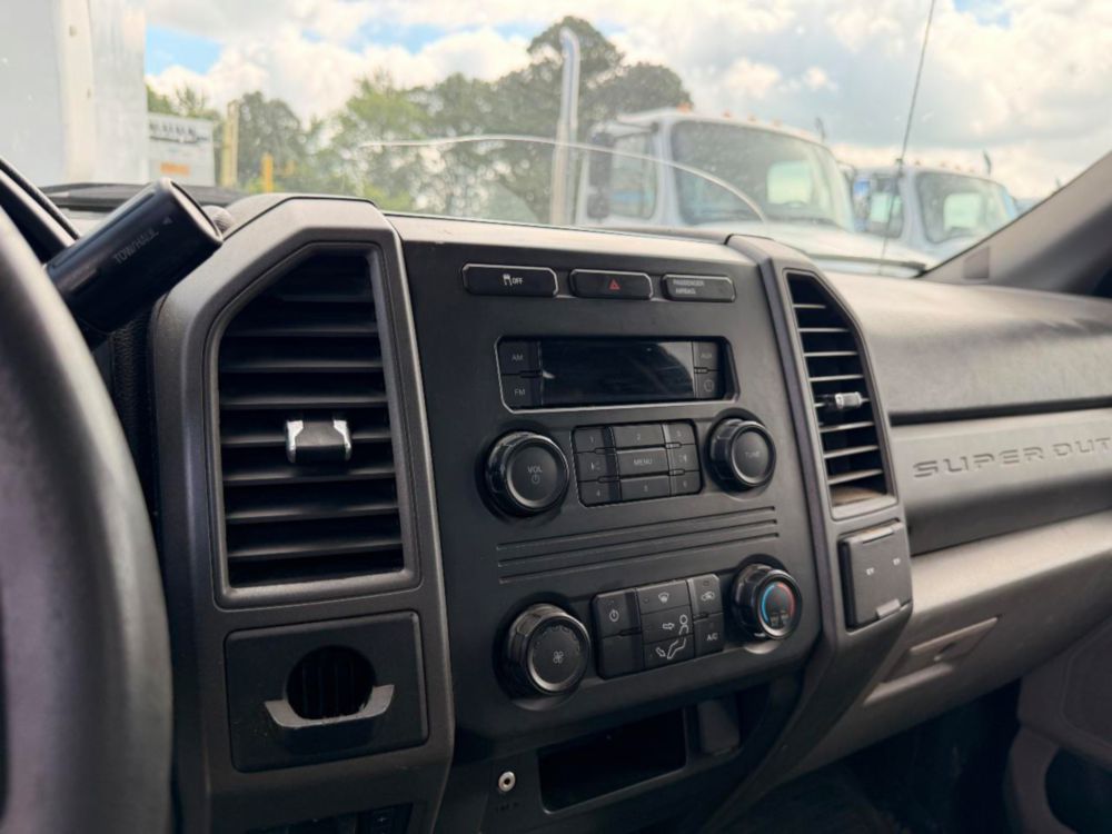 2019 Ford F-550 4x2 Versalift STP-36-NE Bucket Truck