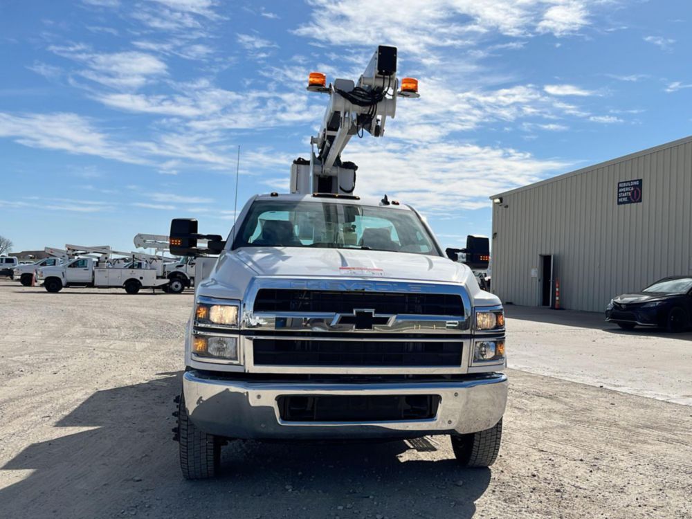 2023 Chevrolet 5500 4x4 Versalift SST-36-NE Bucket Truck