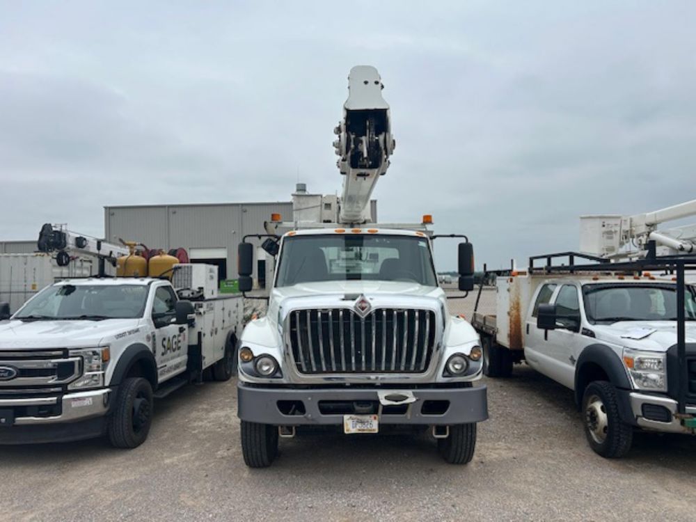 2015 Int'l 7400 Diesel 4x2 Terex HRX-55 Material Handler Bucket Truck