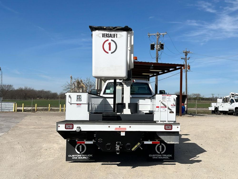 2023 Chevrolet 5500 4x4 Versalift SST-36-NE Bucket Truck