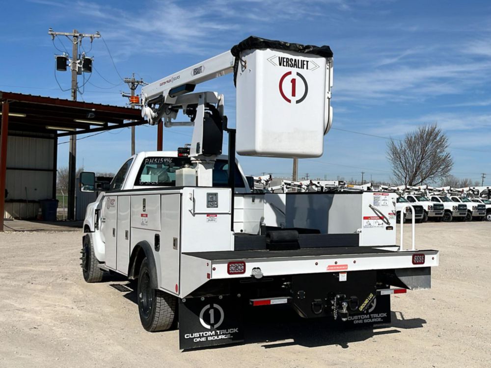 2023 Chevrolet 5500 4x4 Versalift SST-36-NE Bucket Truck