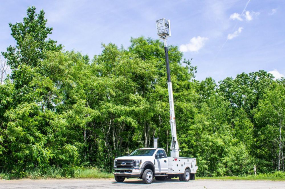 33 ft Non Insulated Telecom Bucket Truck