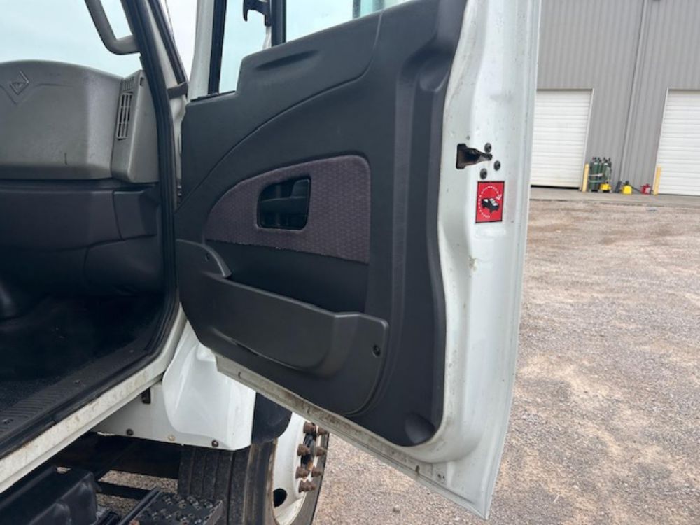 2015 Int'l 7400 Diesel 4x2 Terex HRX-55 Material Handler Bucket Truck
