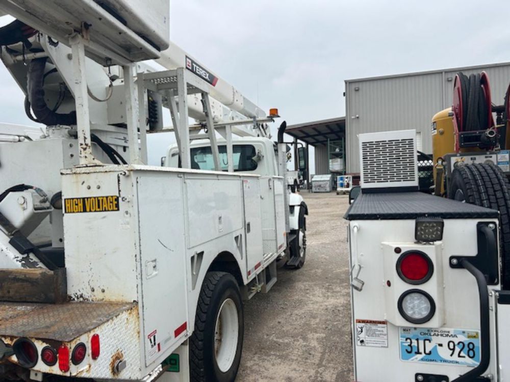 2015 Int'l 7400 Diesel 4x2 Terex HRX-55 Material Handler Bucket Truck