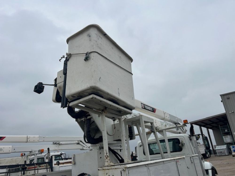 2015 Int'l 7400 Diesel 4x2 Terex HRX-55 Material Handler Bucket Truck