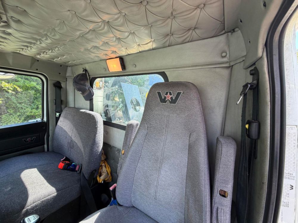 2013 Westernstar Twin Steer PM 85 SP Knuckle Boom Truck