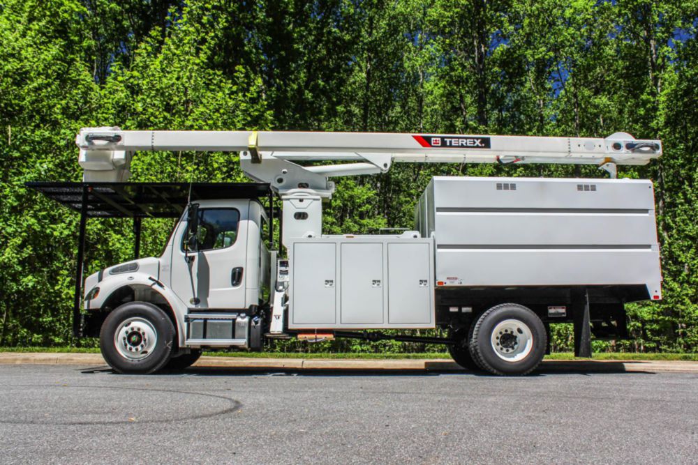 70 ft Insulated Forestry Bucket Truck