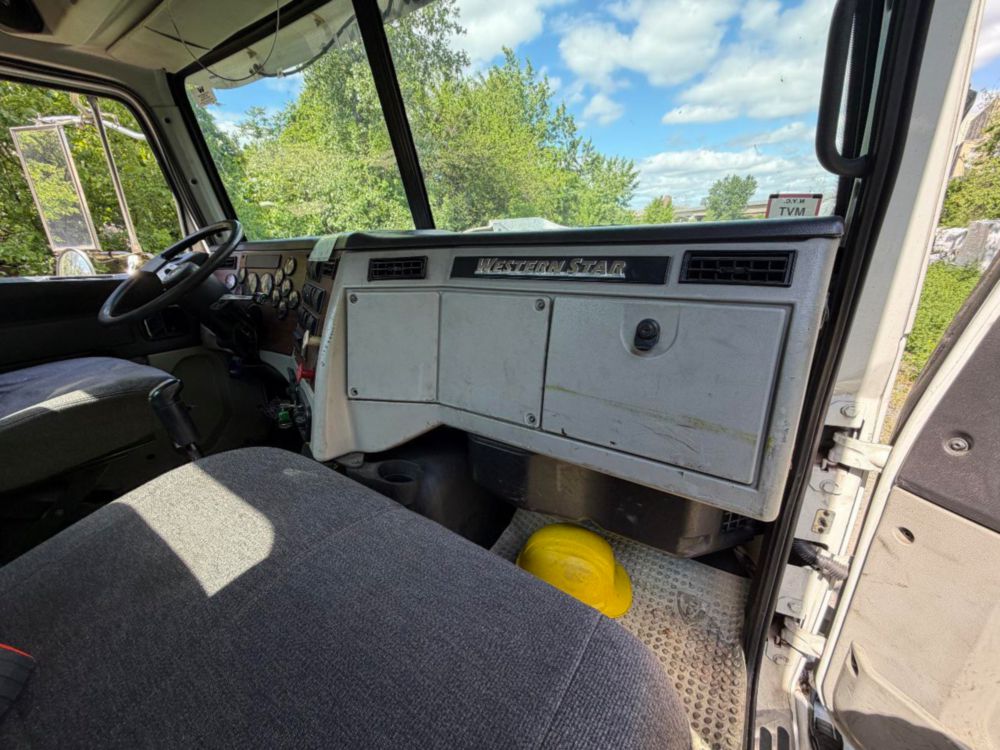 2013 Westernstar Twin Steer PM 85 SP Knuckle Boom Truck