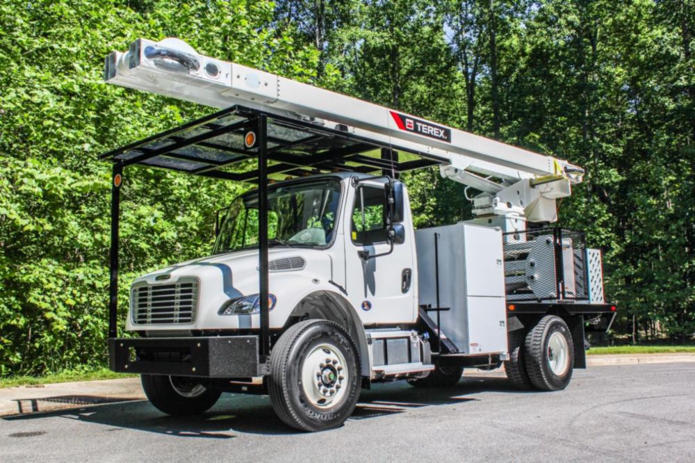 70 ft Insulated Forestry Bucket Truck
