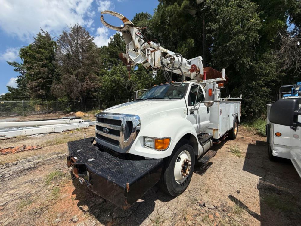2015 Ford F-750 4x2 Terex Commander 4047 Digger Derrick Truck