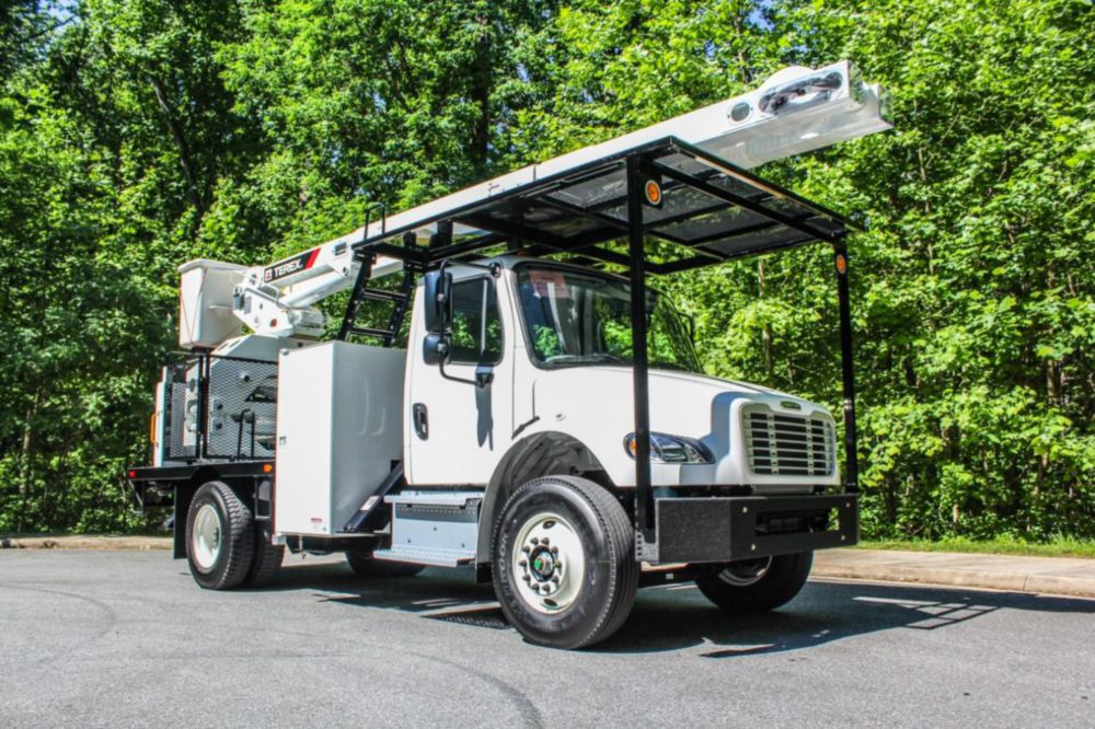 70 ft Insulated Forestry Bucket Truck