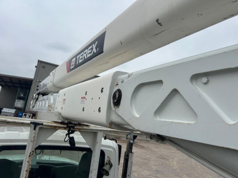 2015 Int'l 7400 Diesel 4x2 Terex HRX-55 Material Handler Bucket Truck