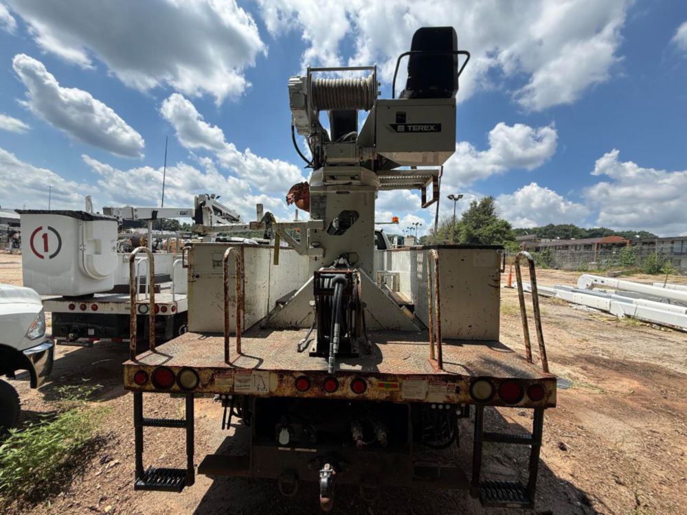2015 Ford F-750 4x2 Terex Commander 4047 Digger Derrick Truck
