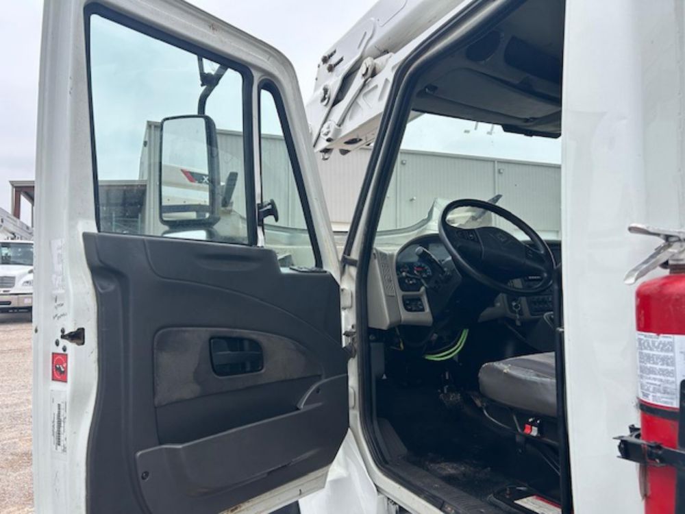 2015 Int'l 7400 Diesel 4x2 Terex HRX-55 Material Handler Bucket Truck