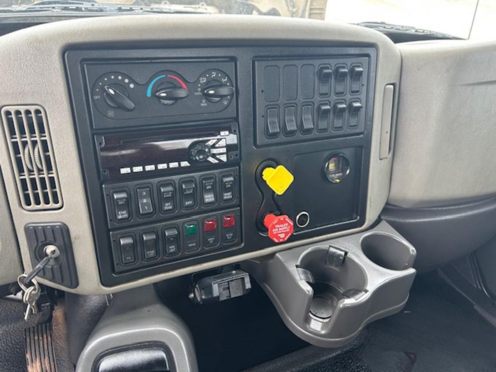 2015 Int'l 7400 Diesel 4x2 Terex HRX-55 Material Handler Bucket Truck