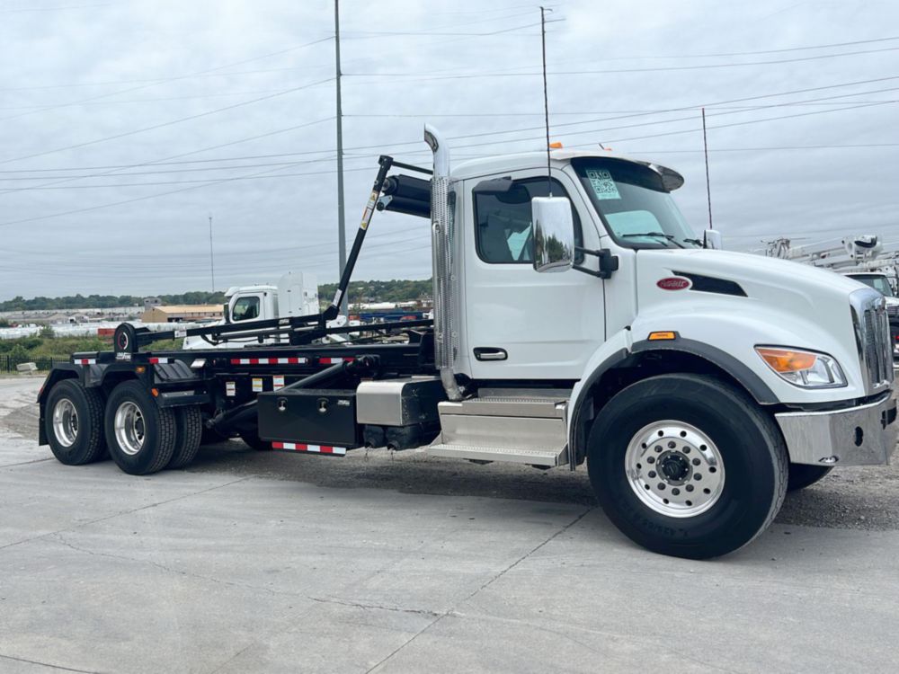 2026 Peterbilt 548 6x4 Galbreath U5-EX-174 Roll-Off Truck