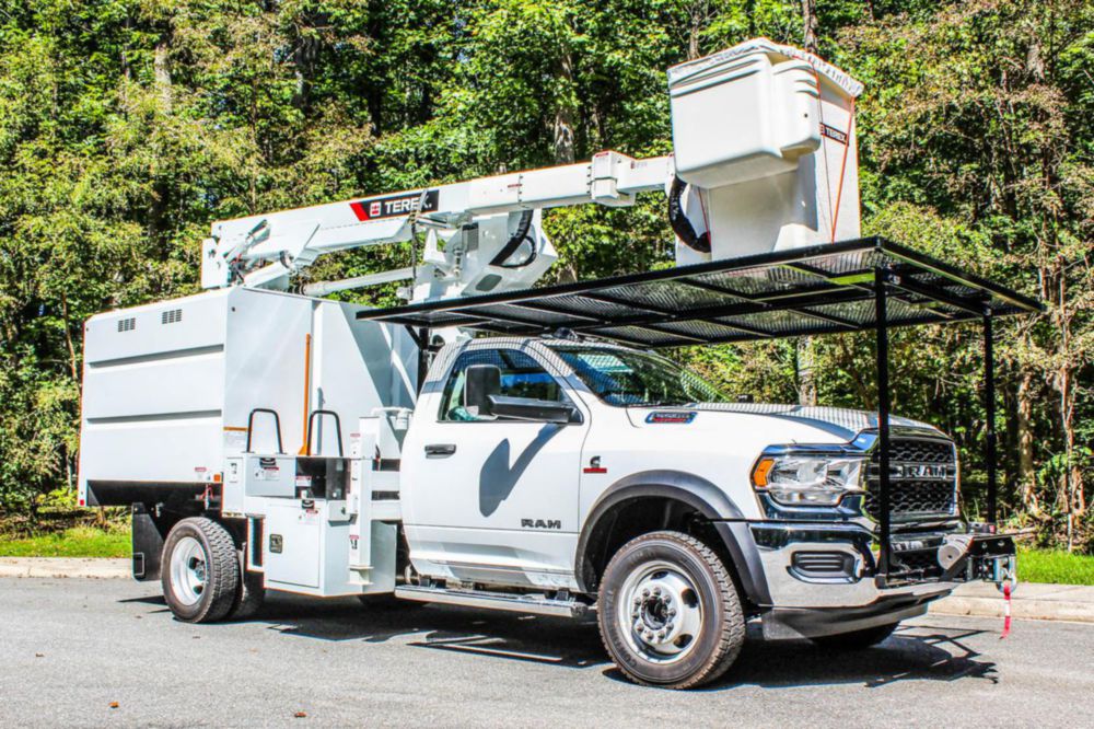 40 ft Insulated AWD Forestry Bucket Truck