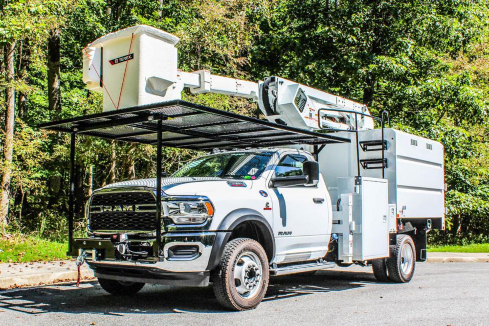40 ft Insulated AWD Forestry Bucket Truck