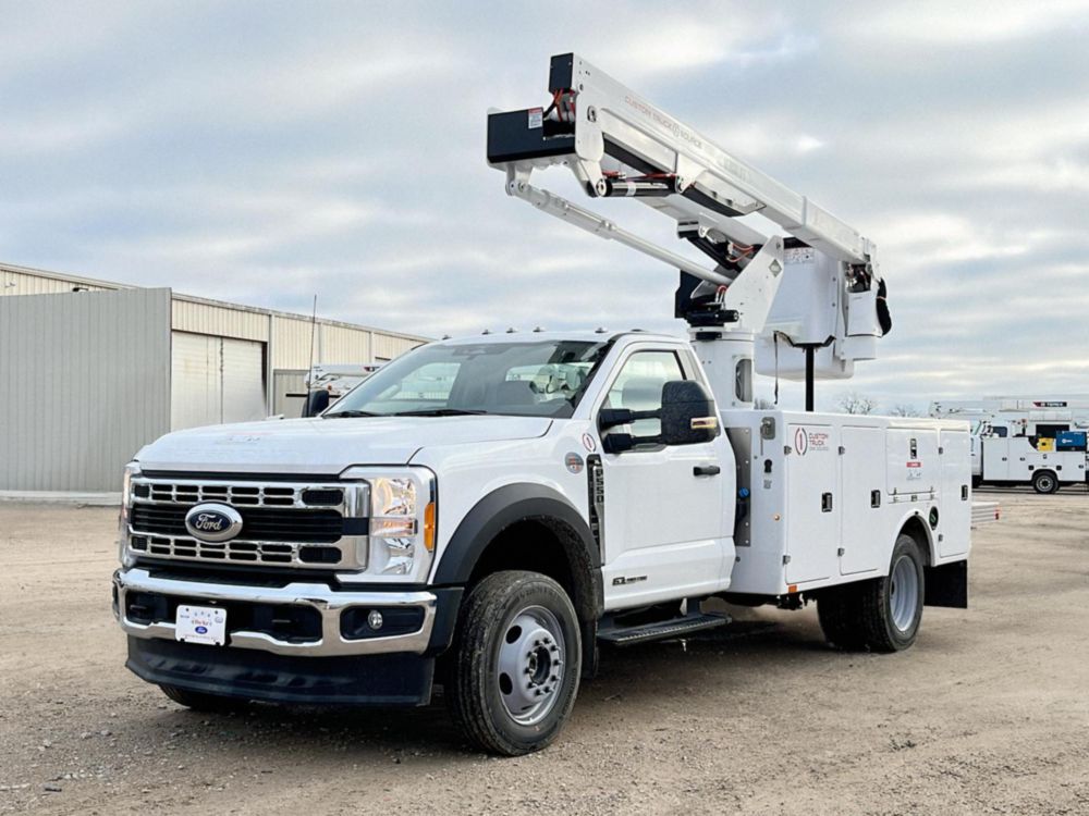 2024 Ford F550 4x4 Versalift SST-40-EIH Bucket Truck