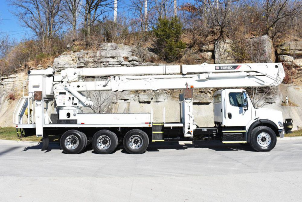 120 ft Insulated Non Material Handling Transmission Bucket Truck
