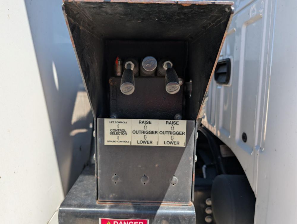 2022 Ford F-750 Versalift VO260-Rear Mount Forestry Bucket Truck