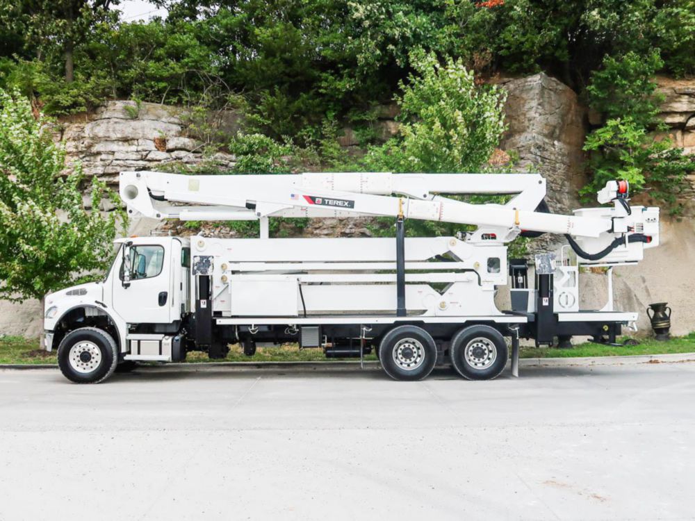 107 ft Insulated Material Handling AWD Transmission Bucket Truck