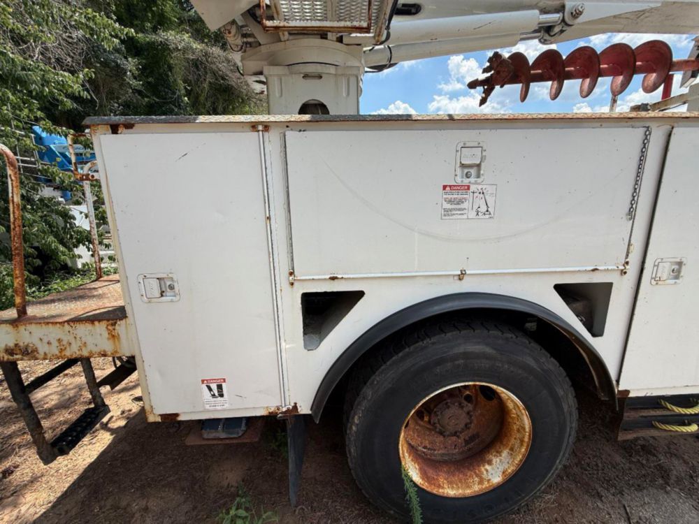2015 Ford F-750 4x2 Terex Commander 4047 Digger Derrick Truck